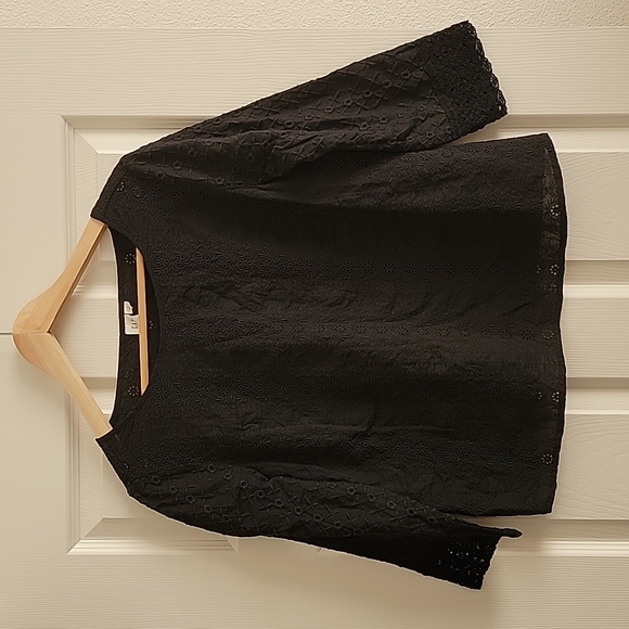 Gap eyelet top - Picture 1 of 5